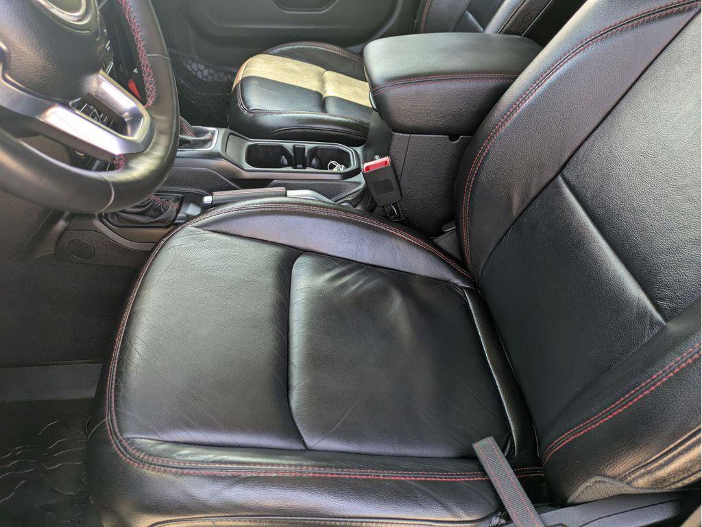 Used 2018 Jeep Wrangler Unlimited Rubicon image 16