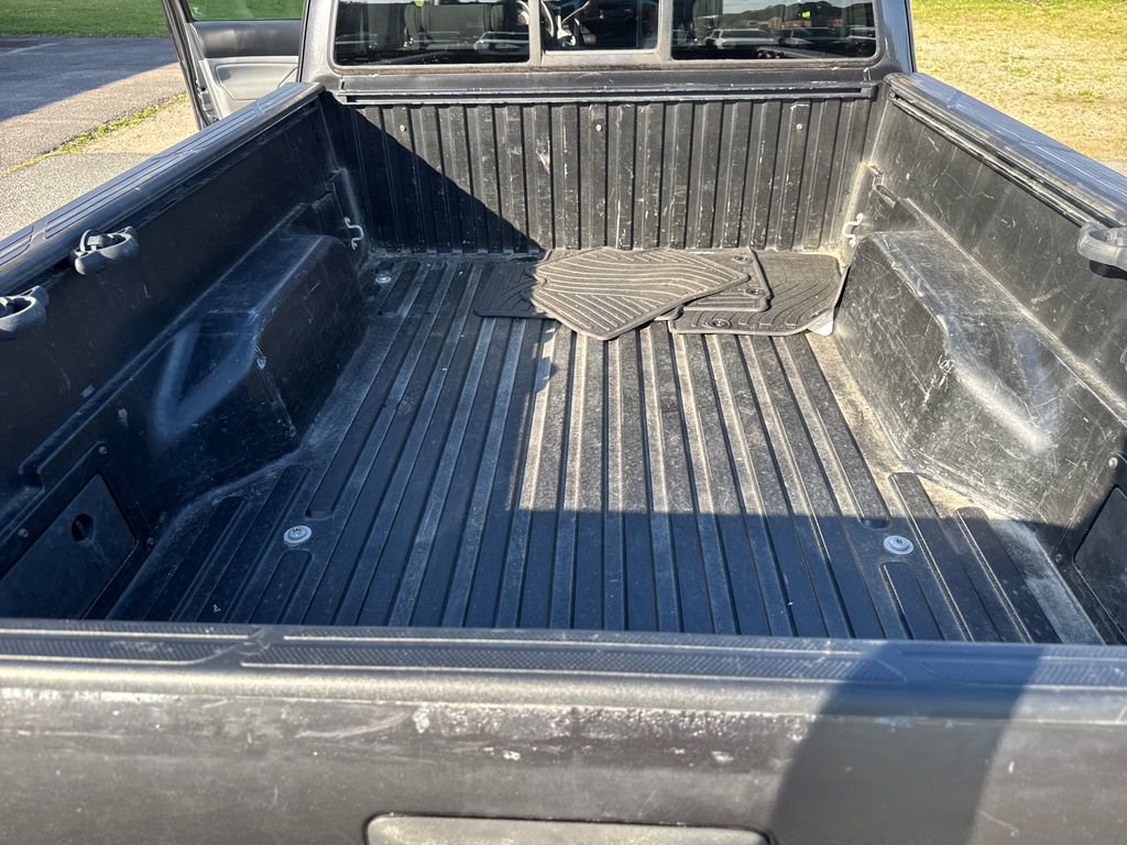 Used 2015 Toyota Tacoma 4x4 Access Cab V6 w/ TRD Sport Package image 32
