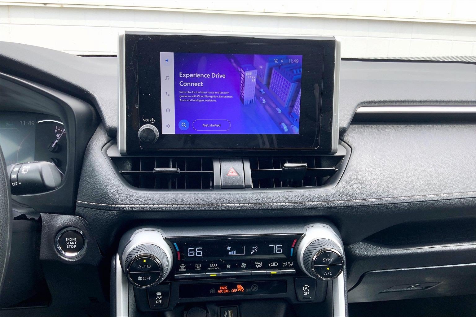 Used 2025 Toyota RAV4 XLE FWD image 37