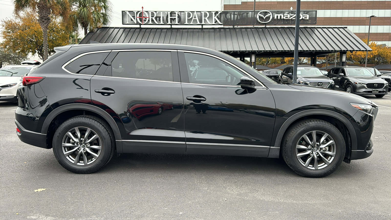 Certified 2022 MAZDA CX-9 Touring w/ Touring Premium Package image 9