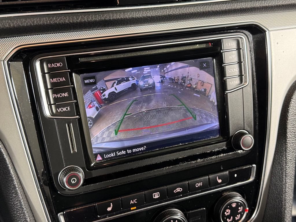 Used 2019 Volkswagen Passat 2.0T Wolfsburg FWD image 16
