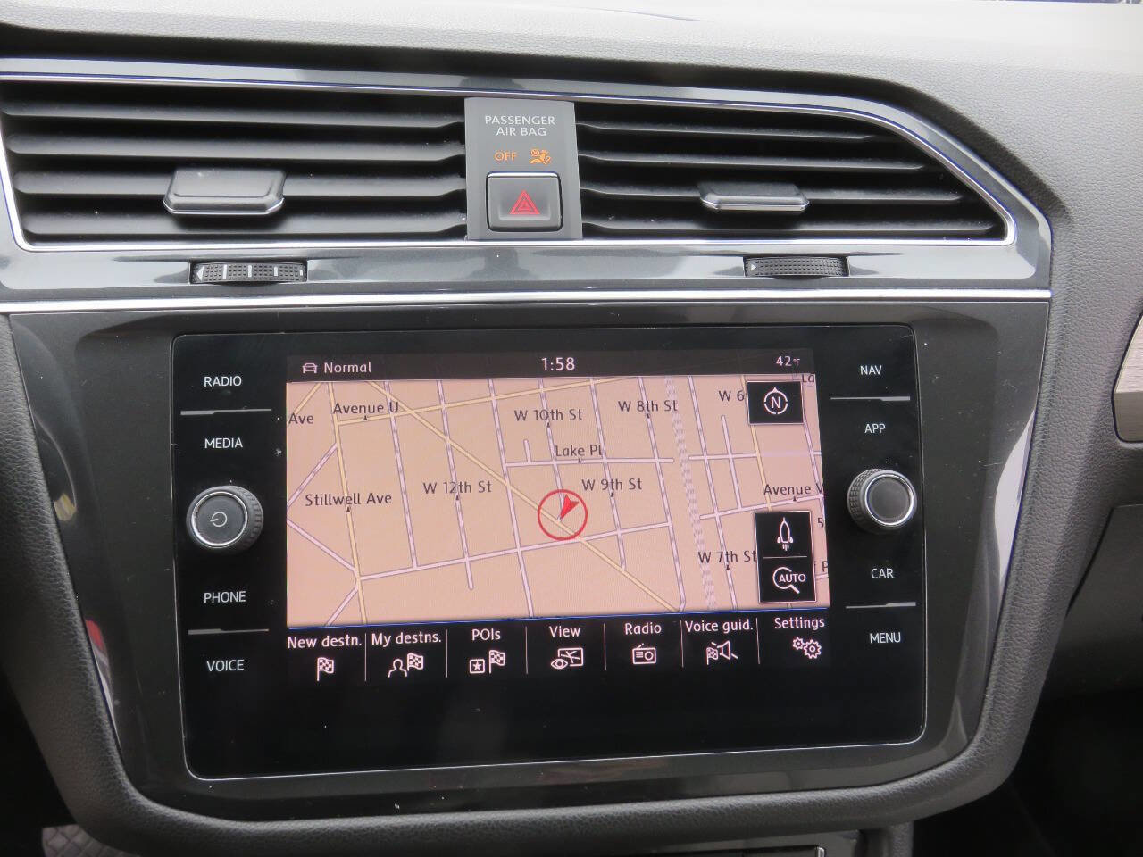 Used 2018 Volkswagen Tiguan SEL image 17