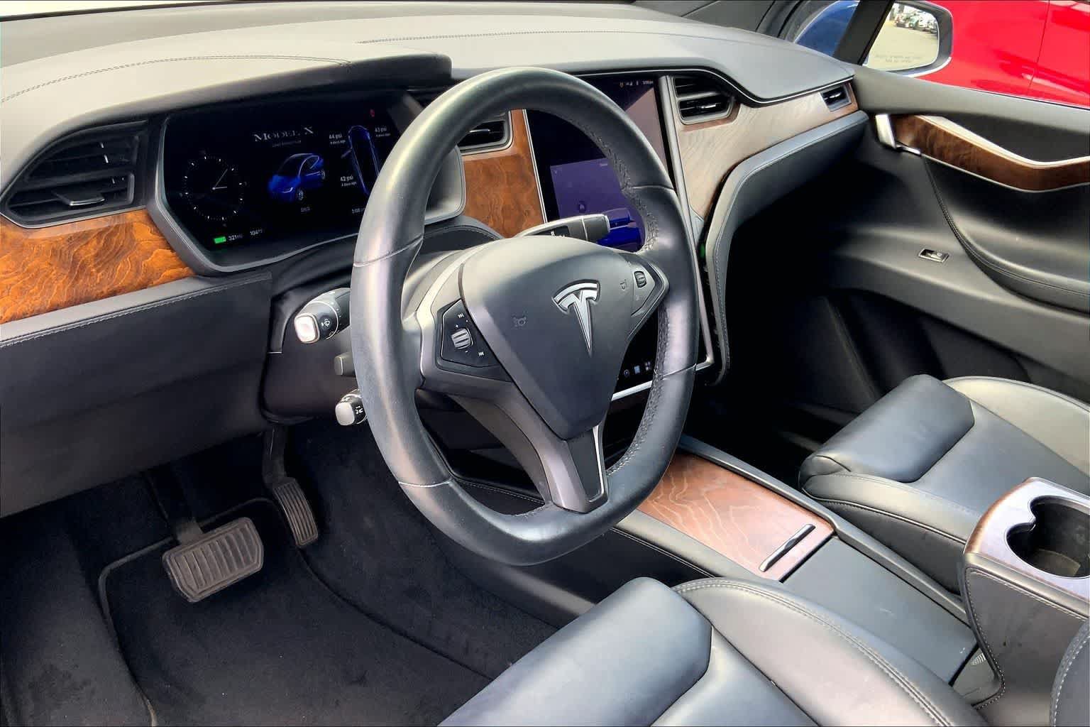 Used 2021 Tesla Model X Long Range AWD/4WD image 2