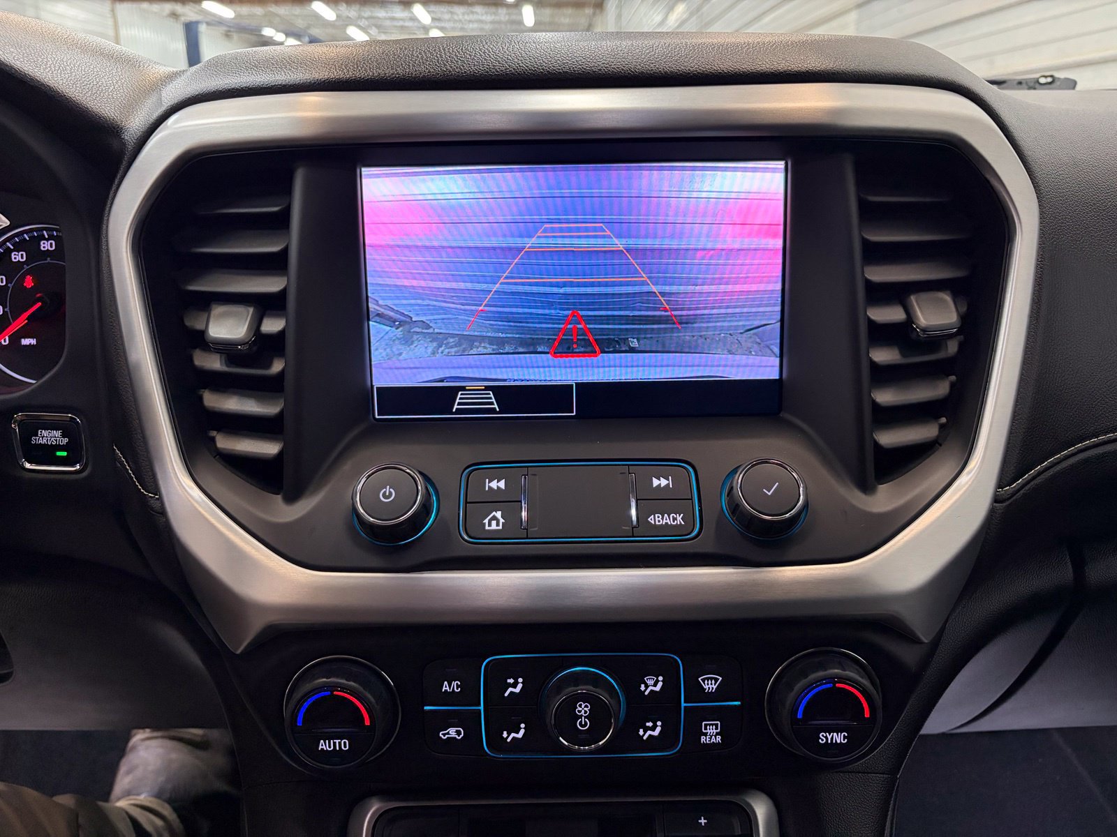 Used 2021 GMC Acadia SLE w/ Driver Convenience Package AWD/4WD image 21