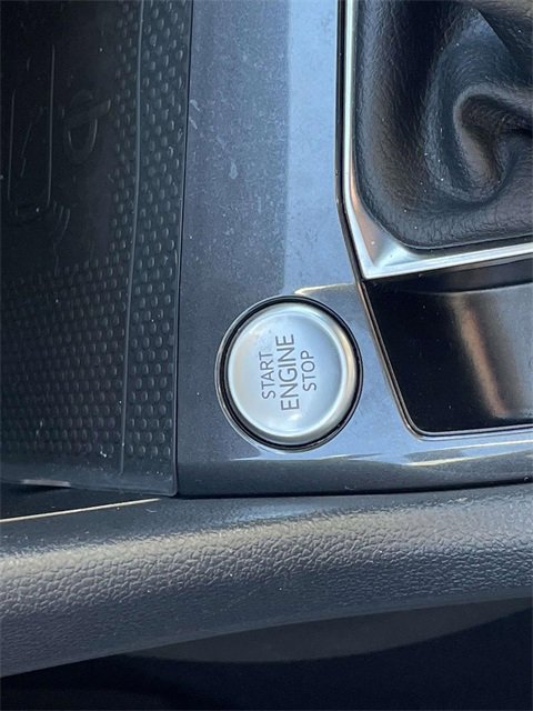 Used 2022 Volkswagen Tiguan SE image 30