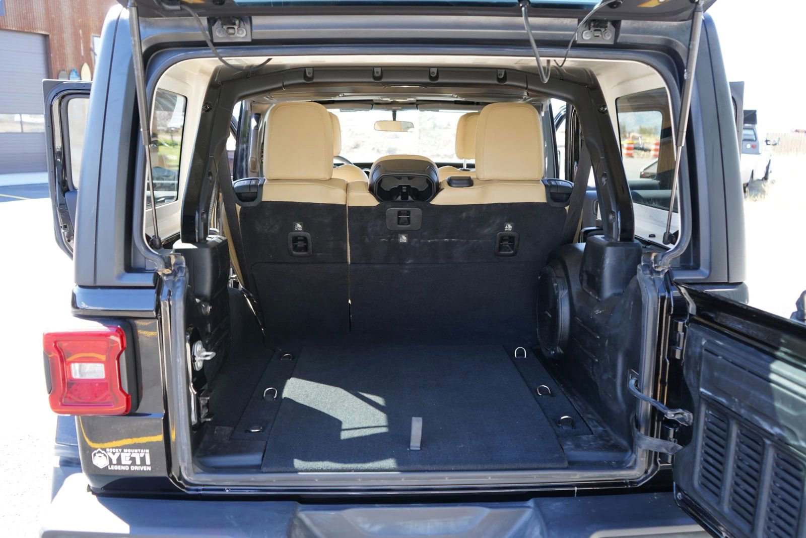 Used 2018 Jeep Wrangler Unlimited Rubicon image 16