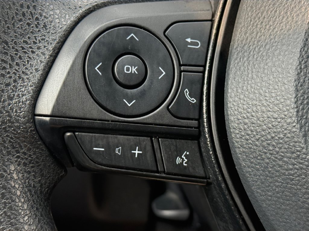 Used 2025 Toyota RAV4 XLE AWD/4WD image 21