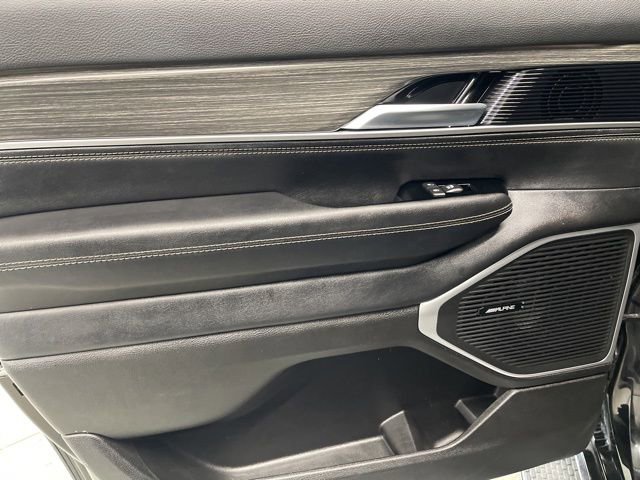 Used 2024 Jeep Wagoneer L Series II w/ Flexible Seating Group image 28