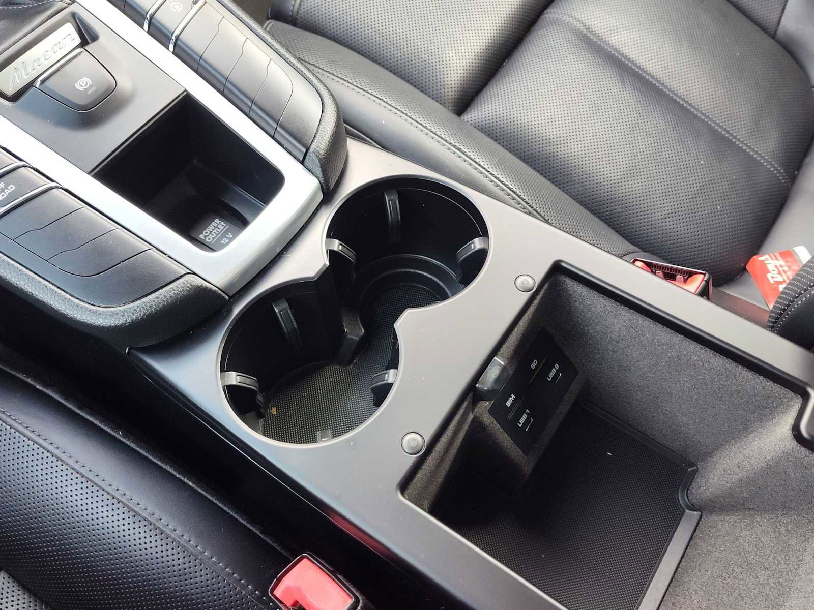 Used 2020 Porsche Macan image 25