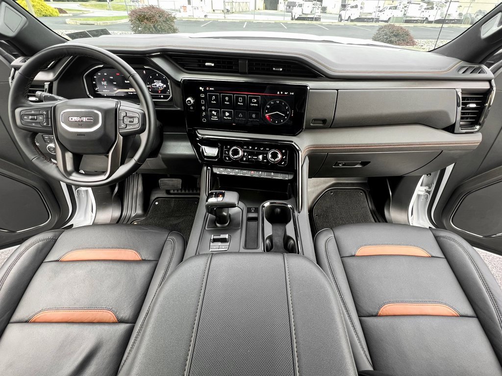 Used 2024 GMC Sierra 1500 AT4 image 4