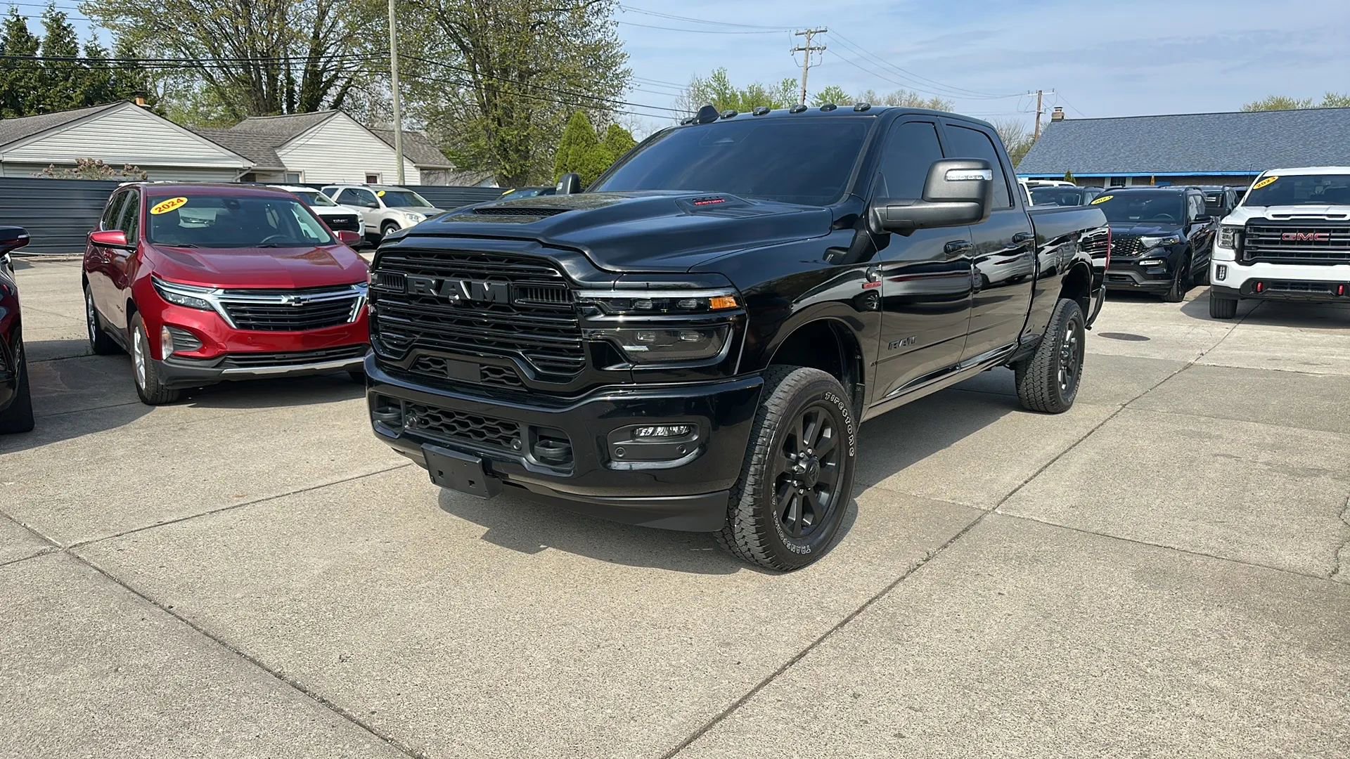 Used 2025 RAM 2500 Laramie AWD/4WD image 1