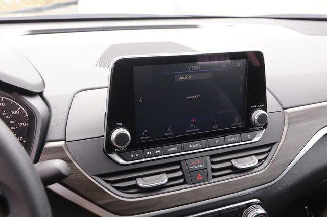Used 2025 Nissan Altima 2.5 SV FWD image 14
