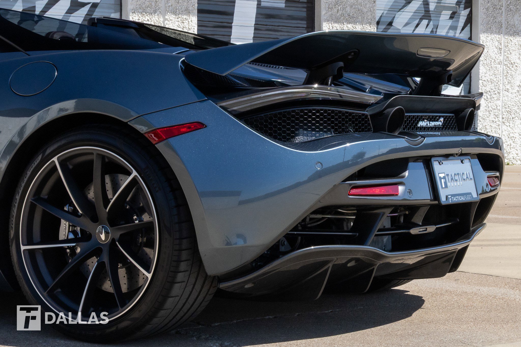 Used 2020 McLaren 720S Spider image 12