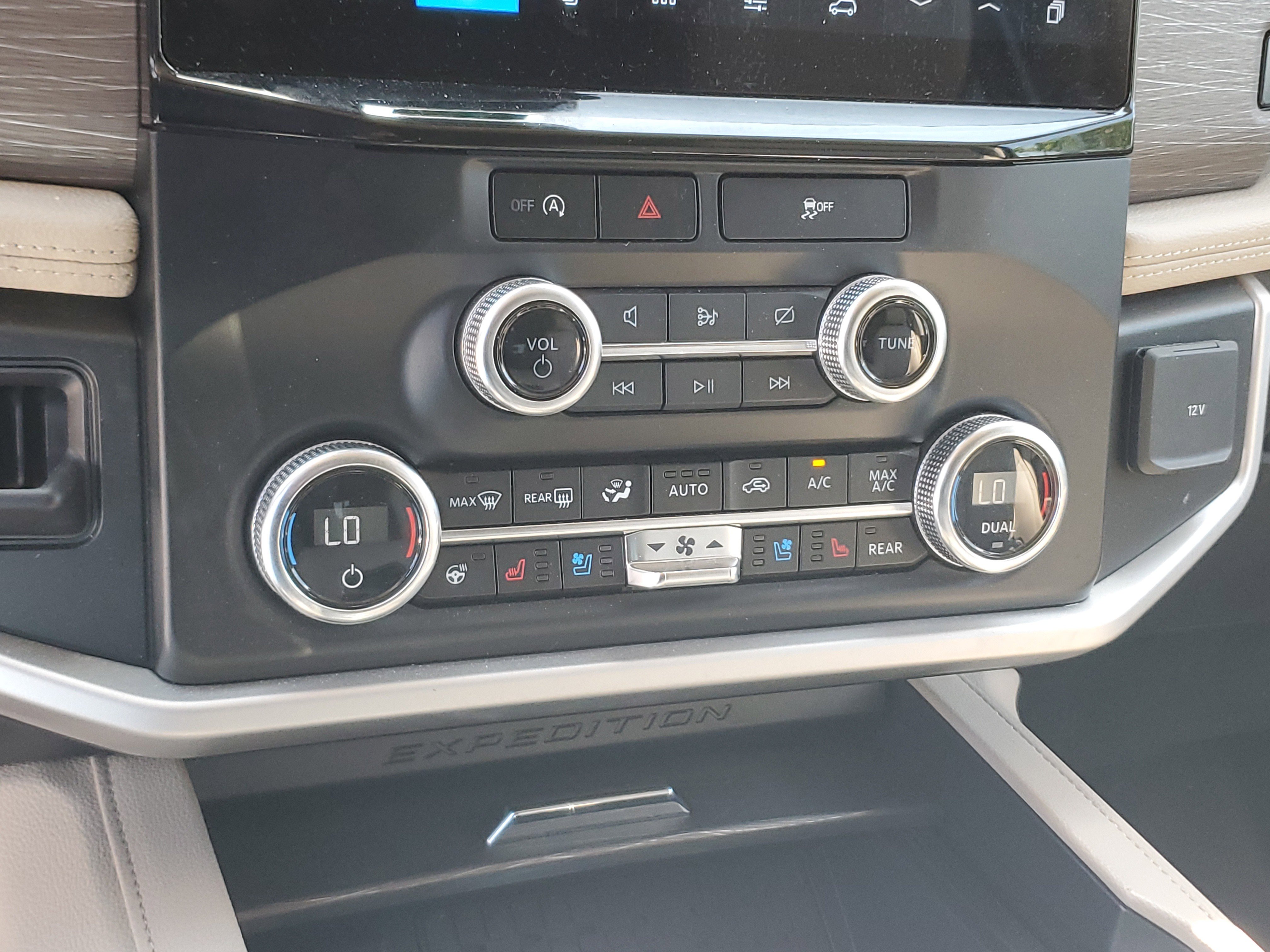 Certified 2024 Ford Expedition Max Limited image 26