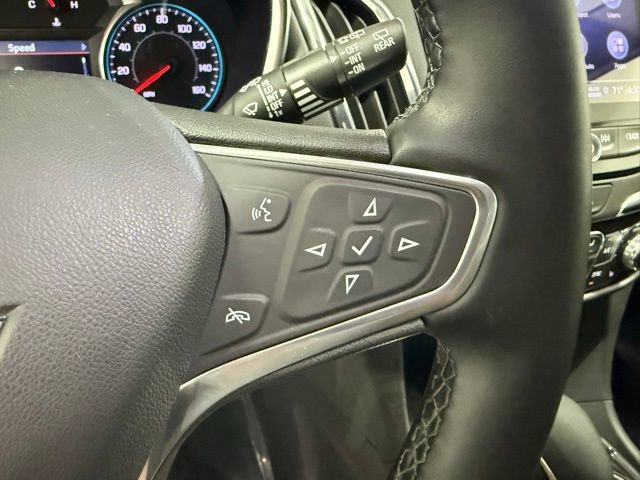 Used 2023 Chevrolet Equinox Premier image 17