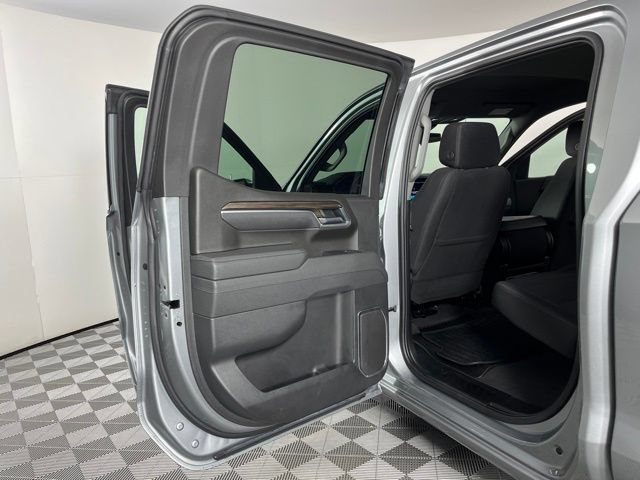 Used 2025 Chevrolet Silverado 1500 LT RWD image 42