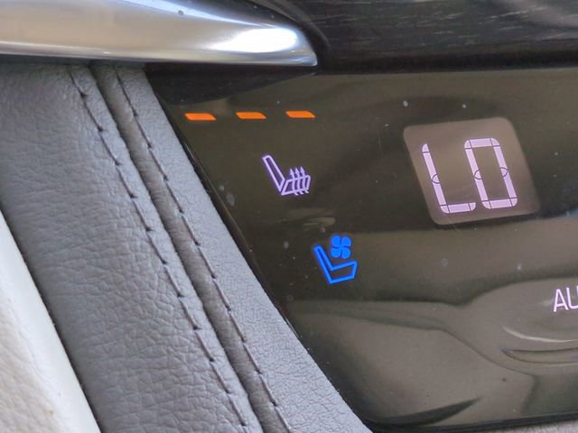 Used 2023 Cadillac XT6 Premium Luxury image 29