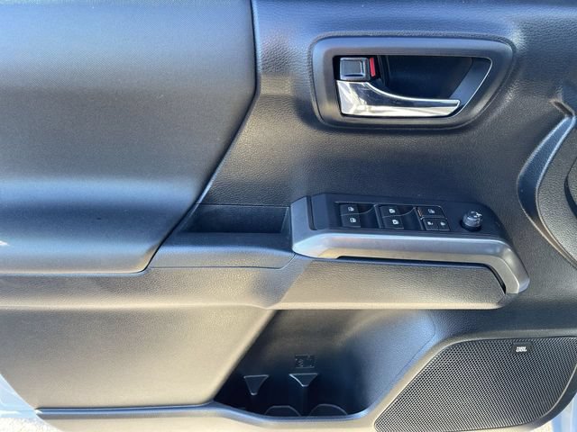 Used 2019 Toyota Tacoma TRD Sport AWD/4WD image 12