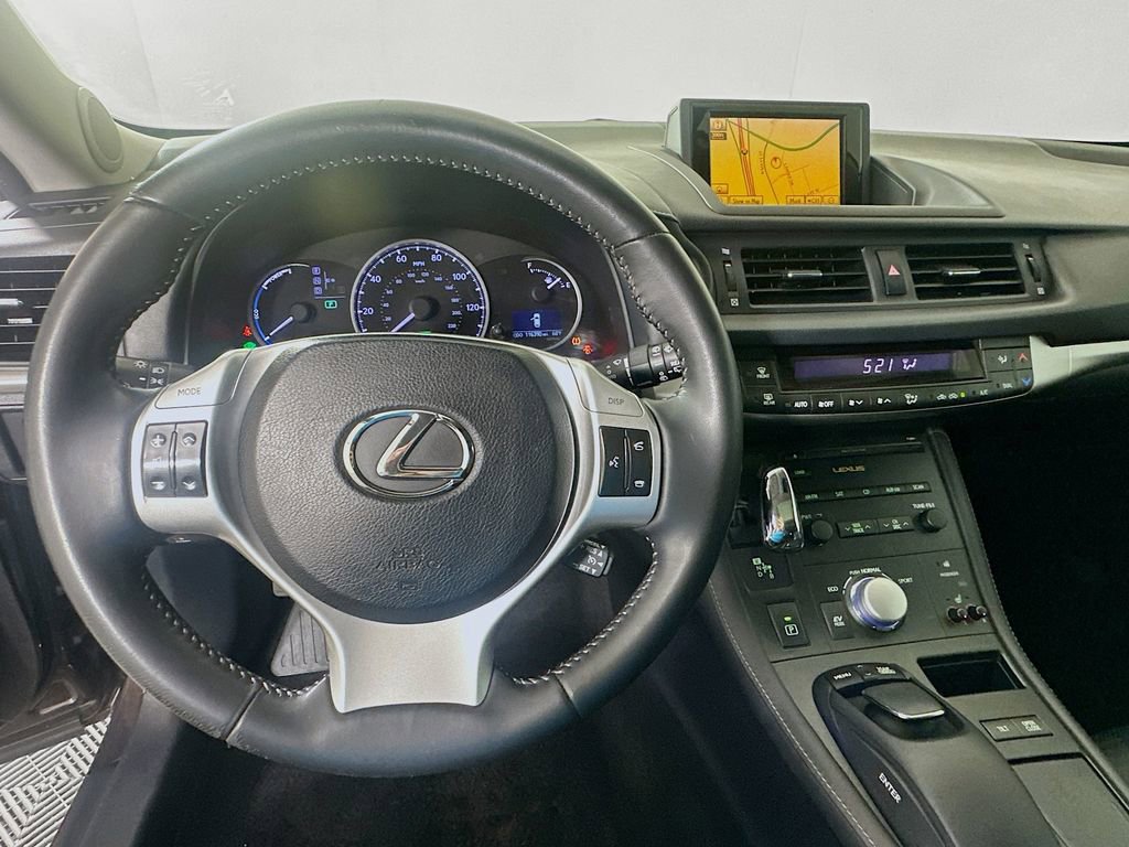 Used 2011 Lexus CT 200h image 11