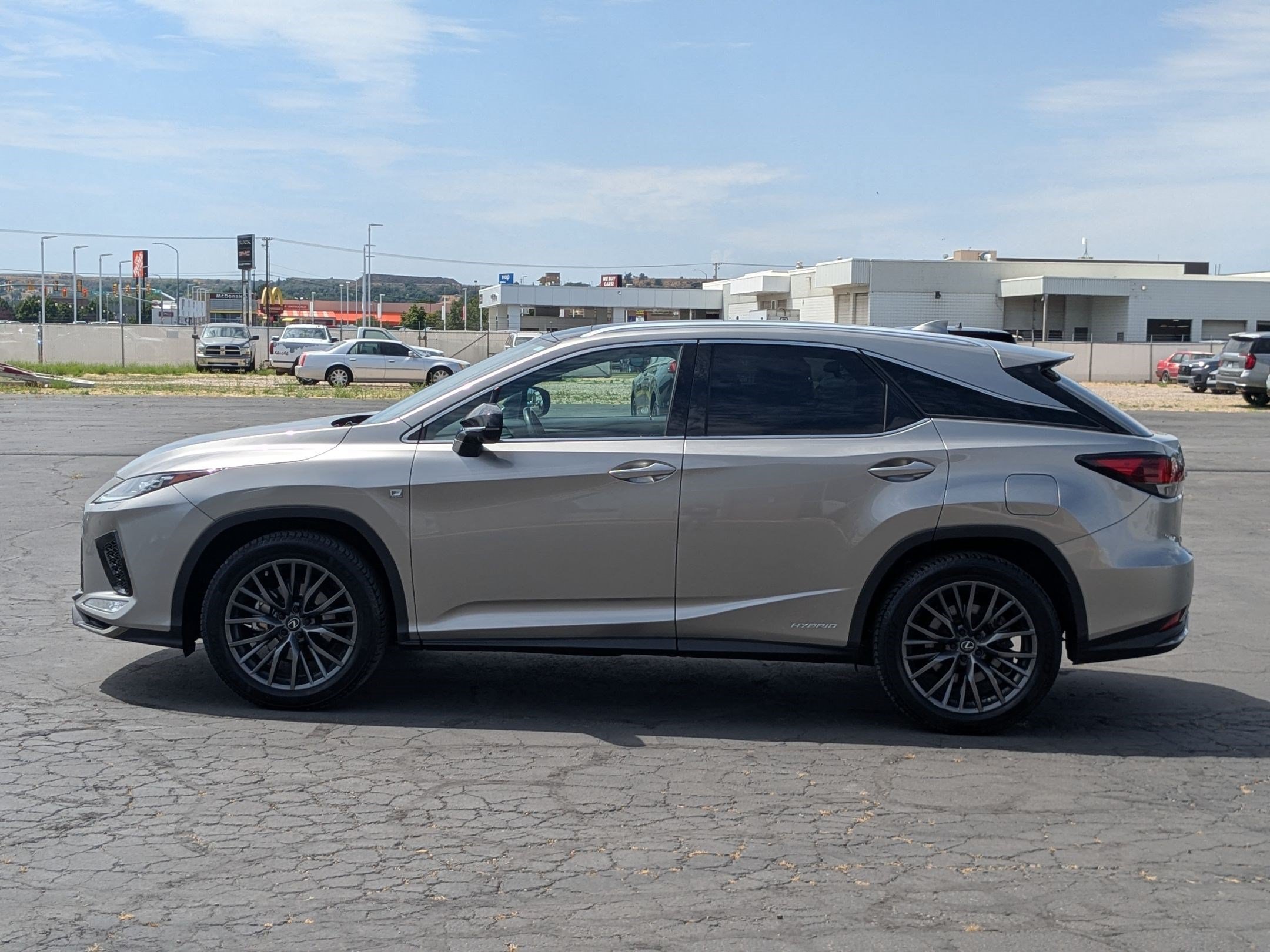 Used 2022 Lexus RX 450h F Sport w/ Cold Area Package (CT) AWD/4WD image 9