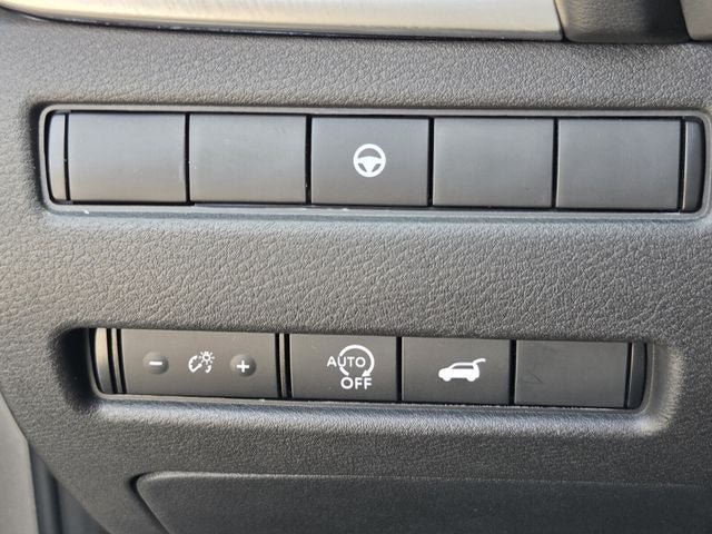 Used 2025 Nissan Rogue Platinum AWD/4WD image 34