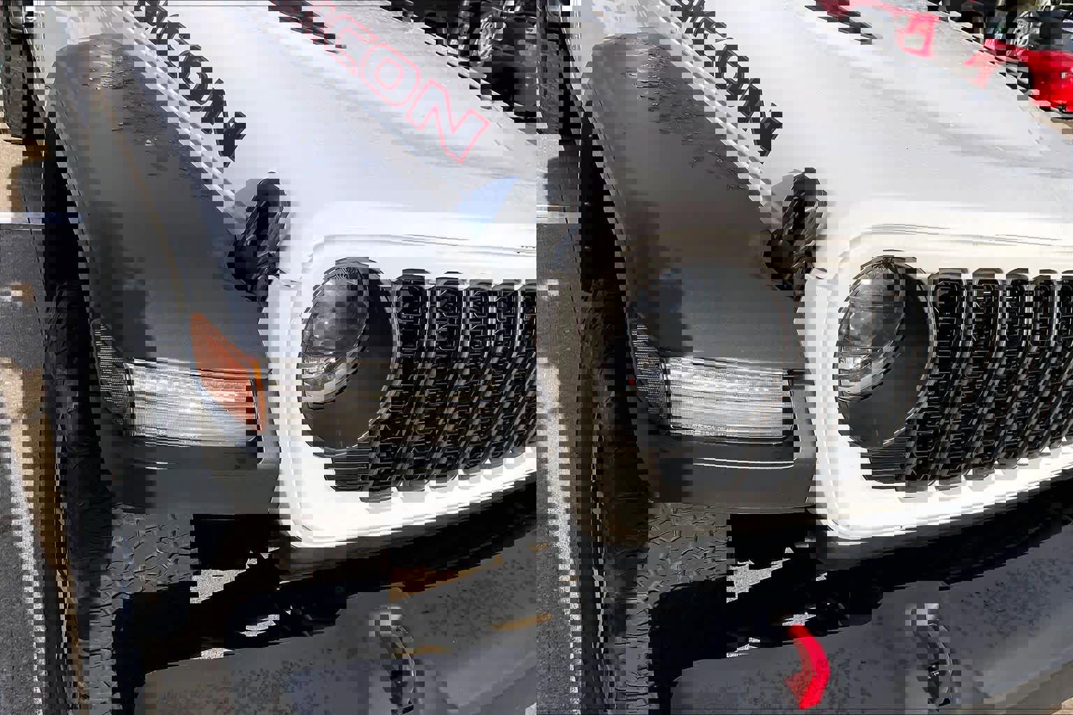 Used 2024 Jeep Wrangler Unlimited Rubicon image 25