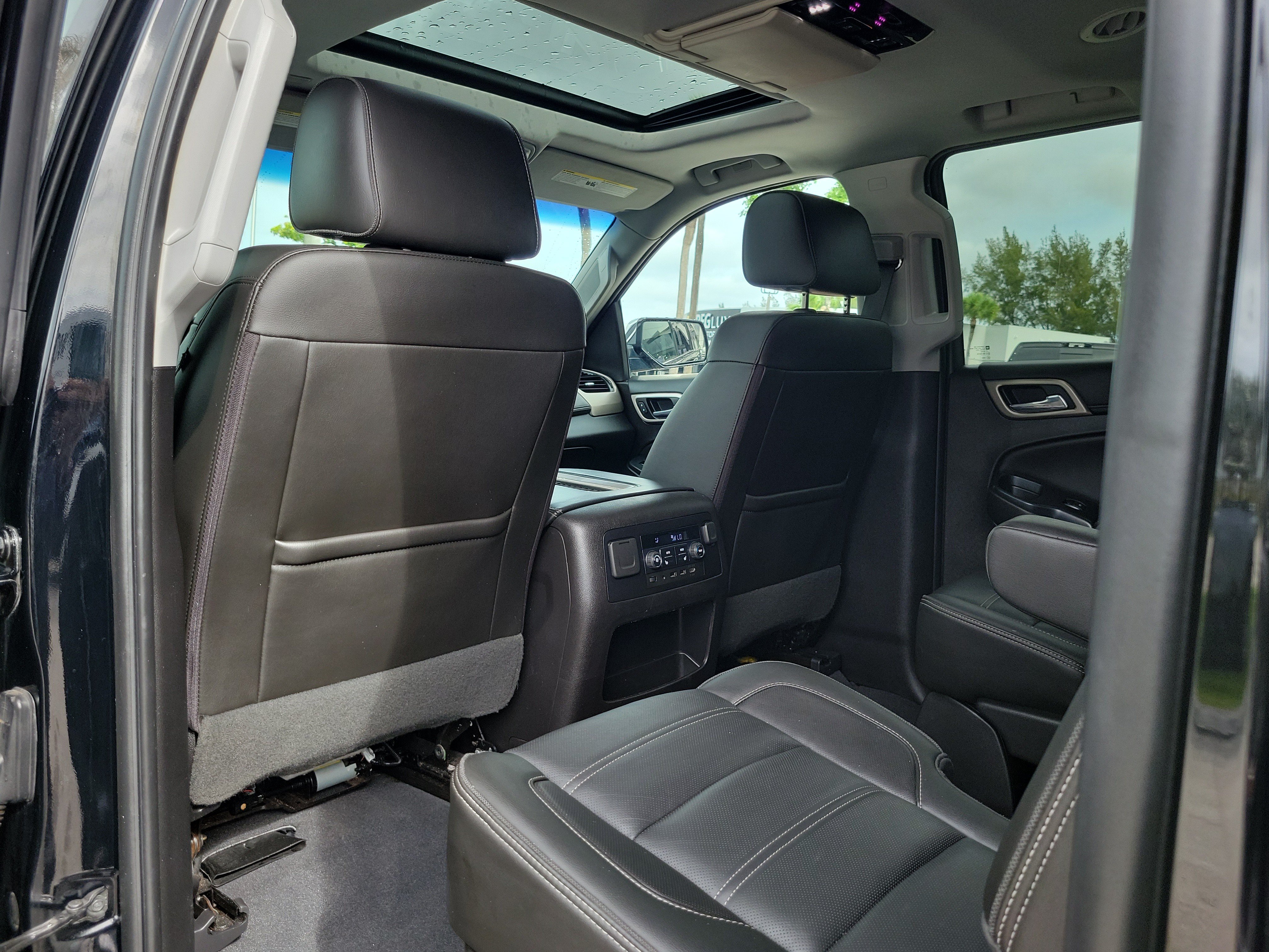 Used 2019 GMC Yukon XL Denali w/ Denali Ultimate Package RWD image 16