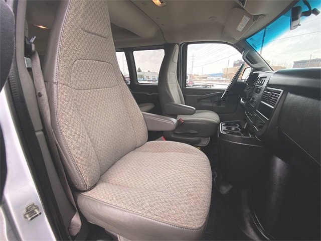 Used 2023 GMC Savana 2500 LS w/ Driver Convenience Package image 24