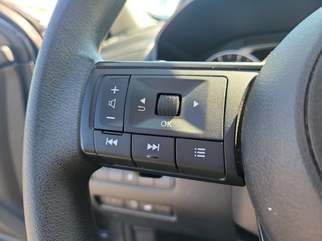 Used 2024 Nissan Rogue SV AWD/4WD image 25