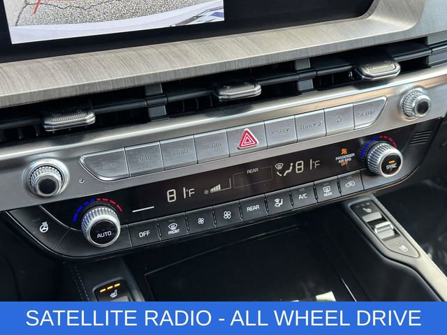Used 2024 Kia Telluride EX w/ EX Captain's Chair Package image 7