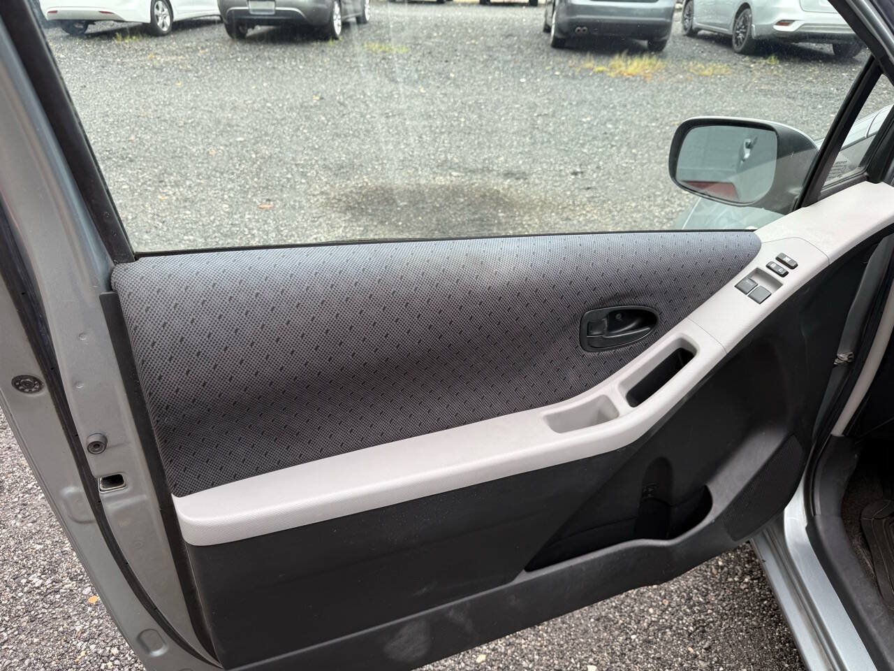 Used 2010 Toyota Yaris 2-Door Hatchback FWD image 11