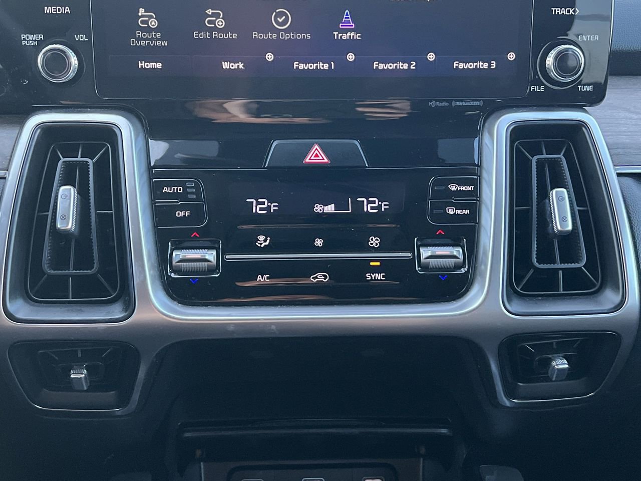 Used 2022 Kia Sorento S w/ Panoramic Sunroof Package image 8