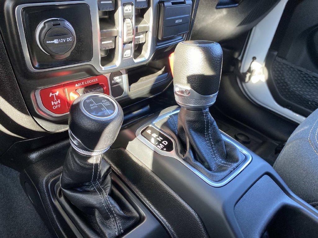 Certified 2024 Jeep Wrangler Unlimited AWD/4WD image 25