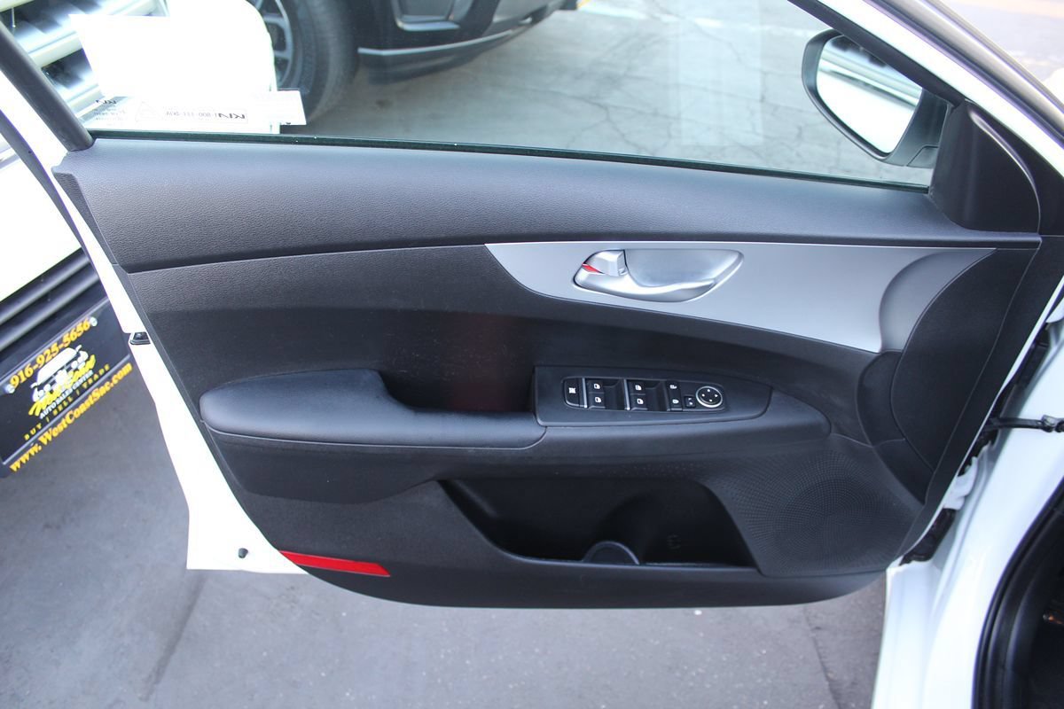 Used 2023 Kia Forte LXS FWD image 15
