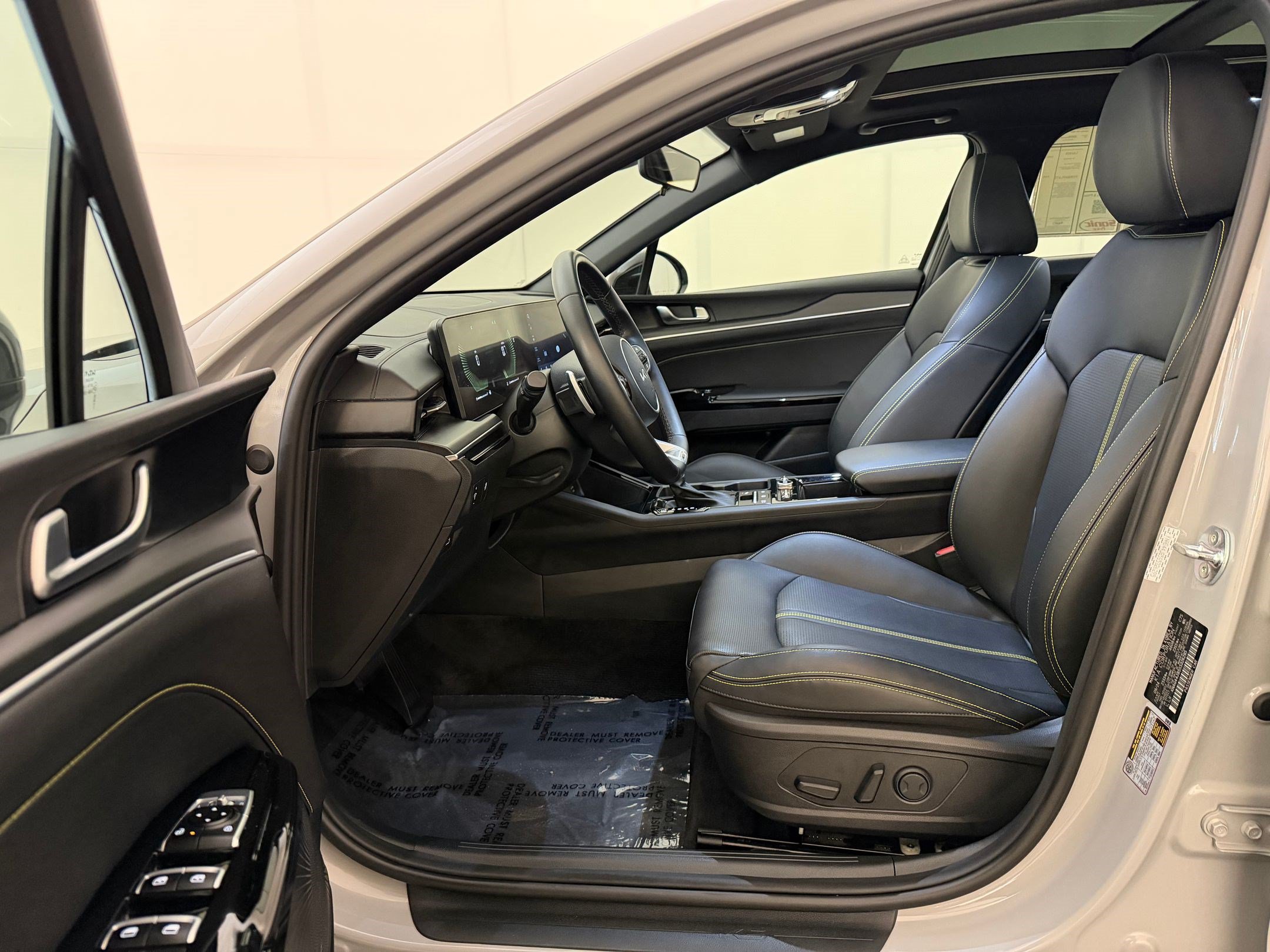 Used 2025 Kia K5 GT FWD image 4