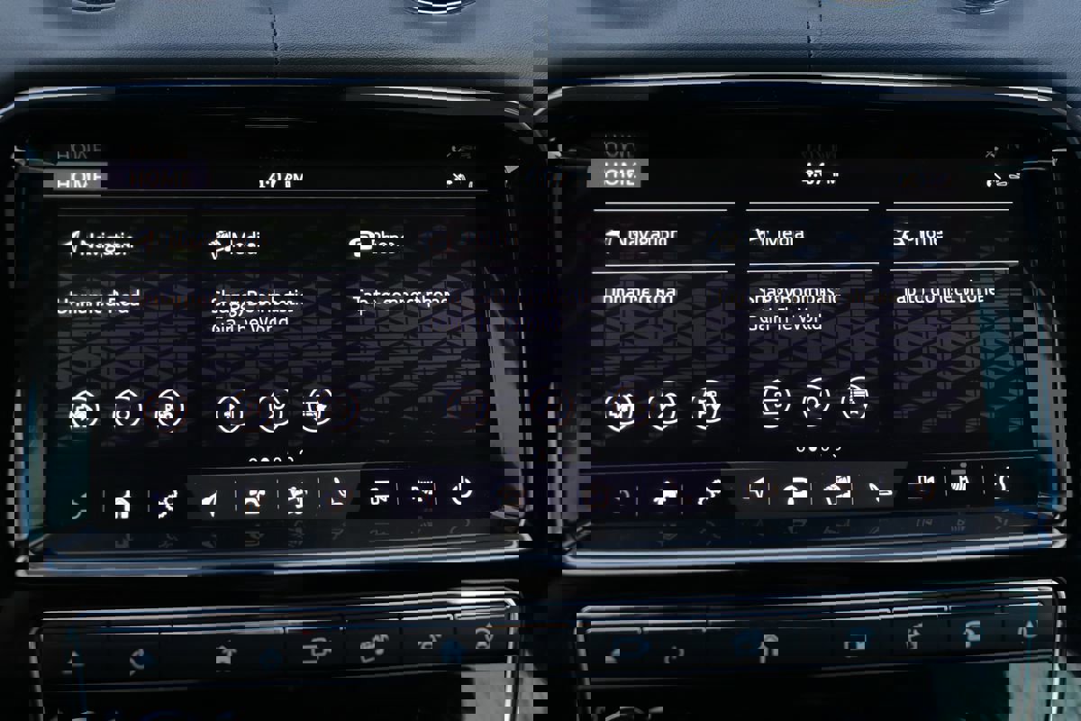 Used 2019 Jaguar XJ L Portfolio image 30