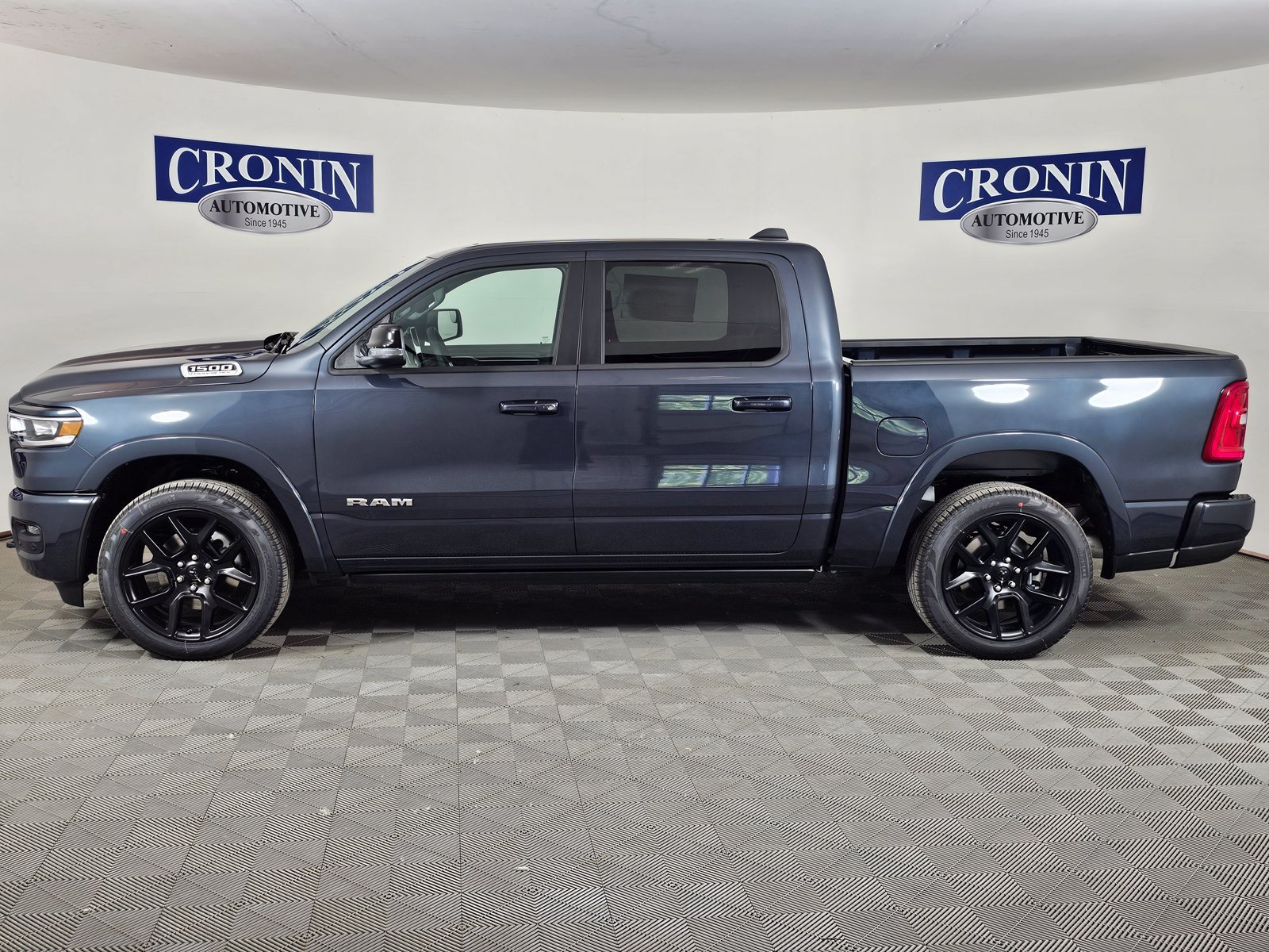 New 2026 RAM 1500 Laramie AWD/4WD image 31