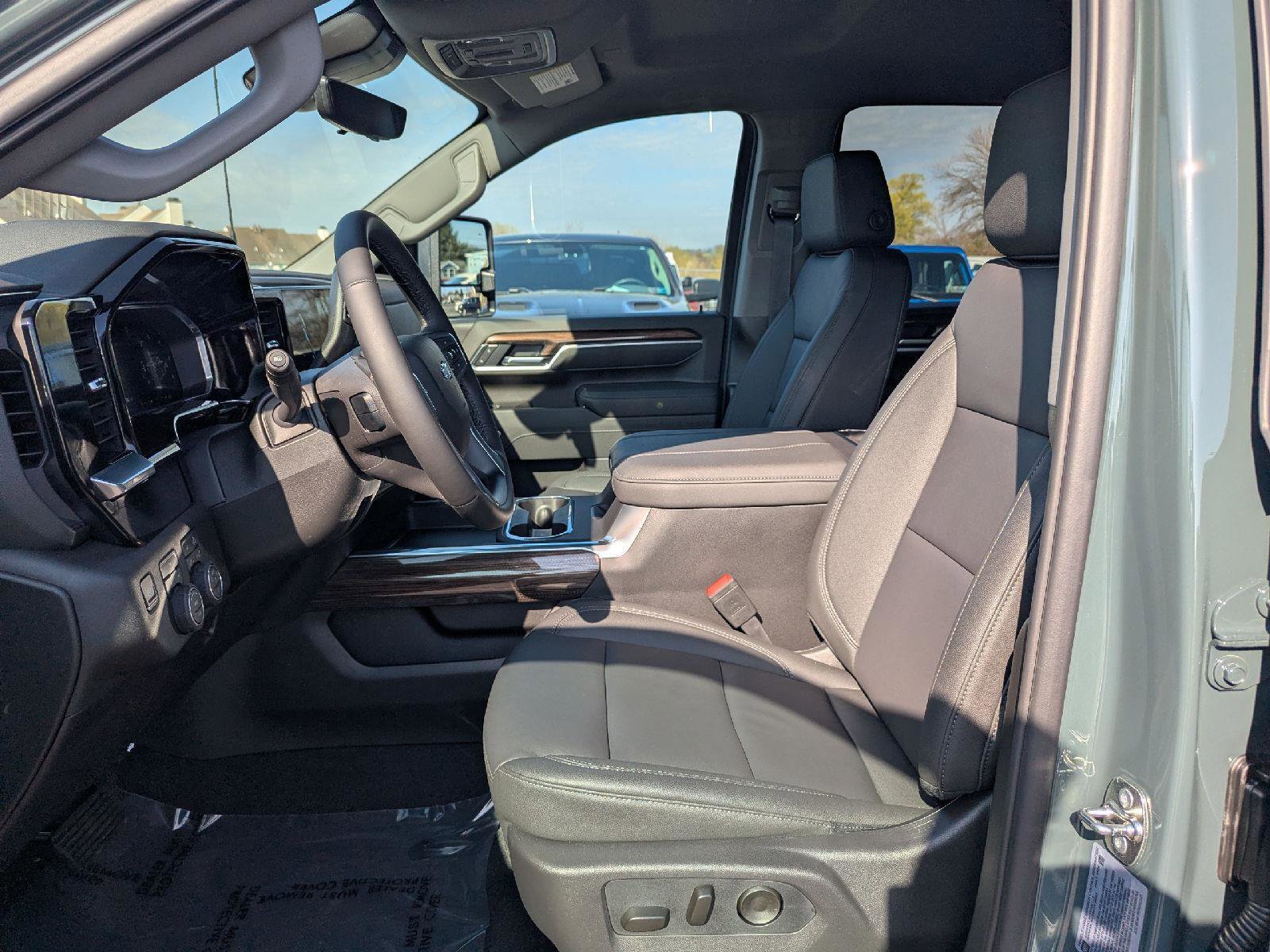 New 2026 Chevrolet Silverado 2500 LT image 37