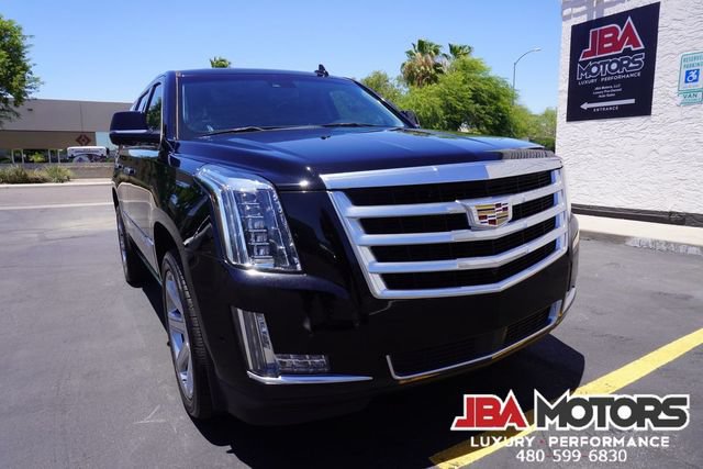 Used 2018 Cadillac Escalade Premium Luxury AWD/4WD image 62