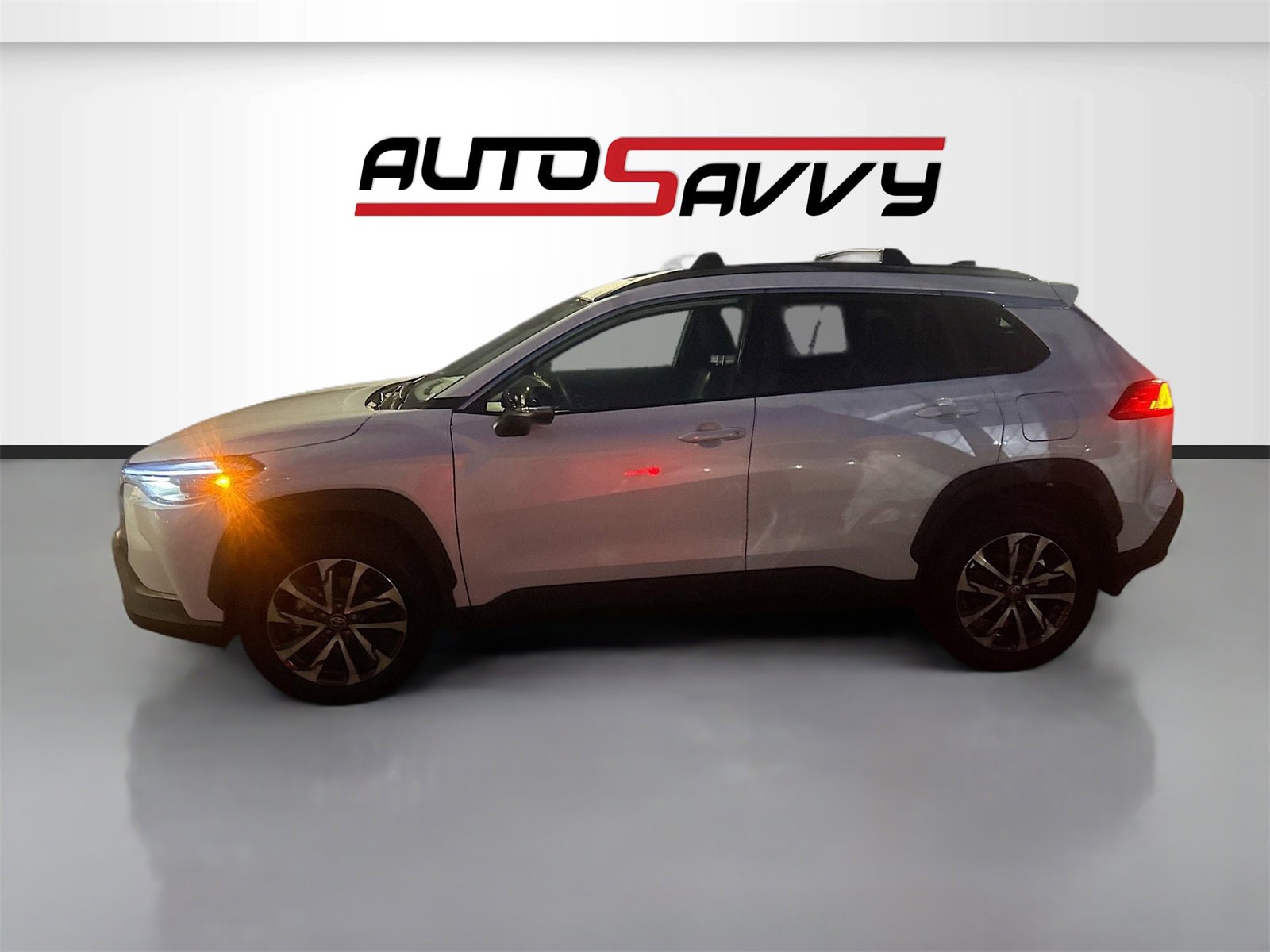 Used 2025 Toyota Corolla Cross XLE image 4