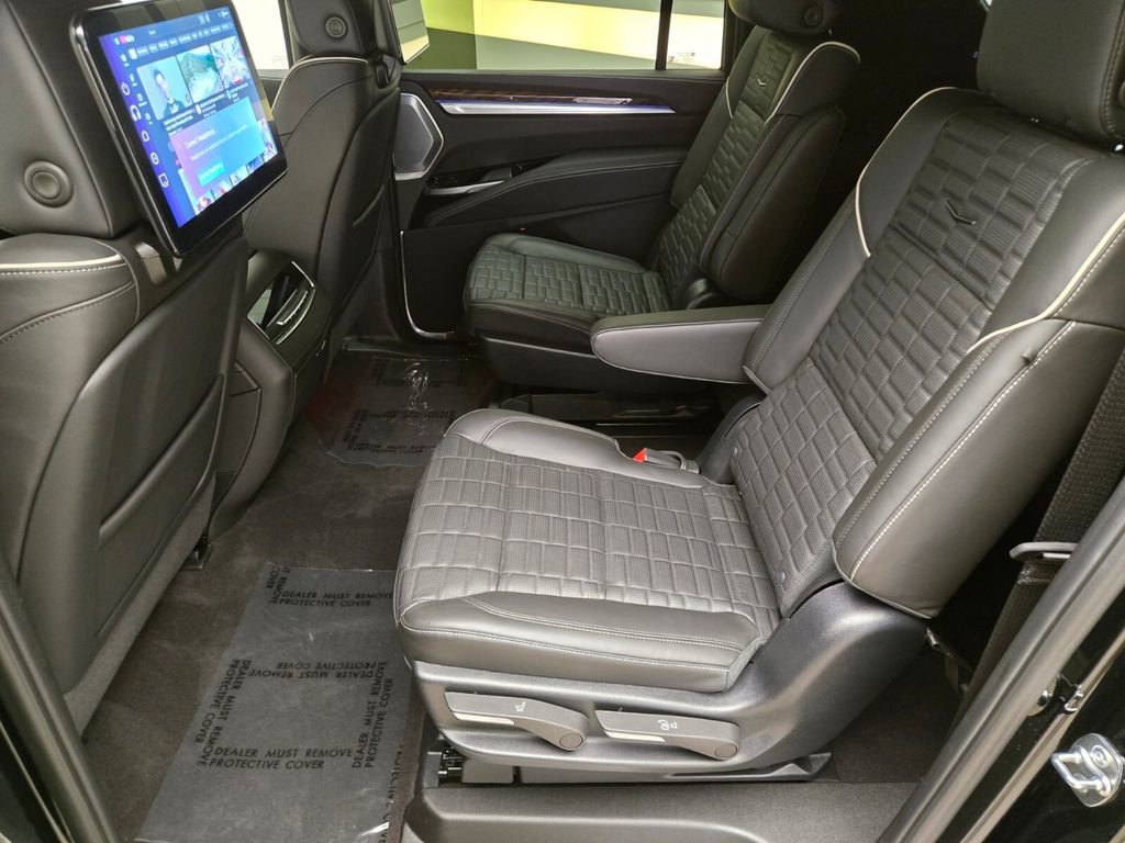 Used 2025 Cadillac Escalade ESV Sport Platinum AWD/4WD image 20