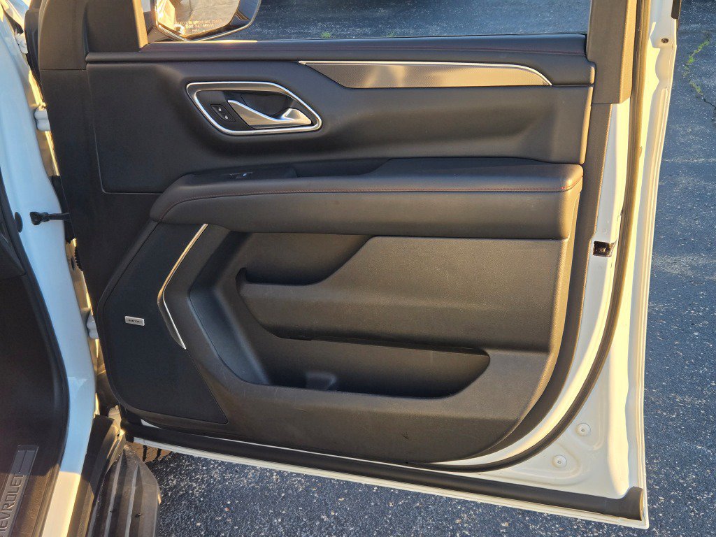 Certified 2022 Chevrolet Tahoe RST w/ Luxury Package AWD/4WD image 4