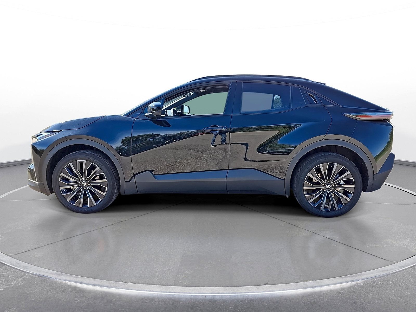 New 2026 Toyota C-HR AWD/4WD image 5