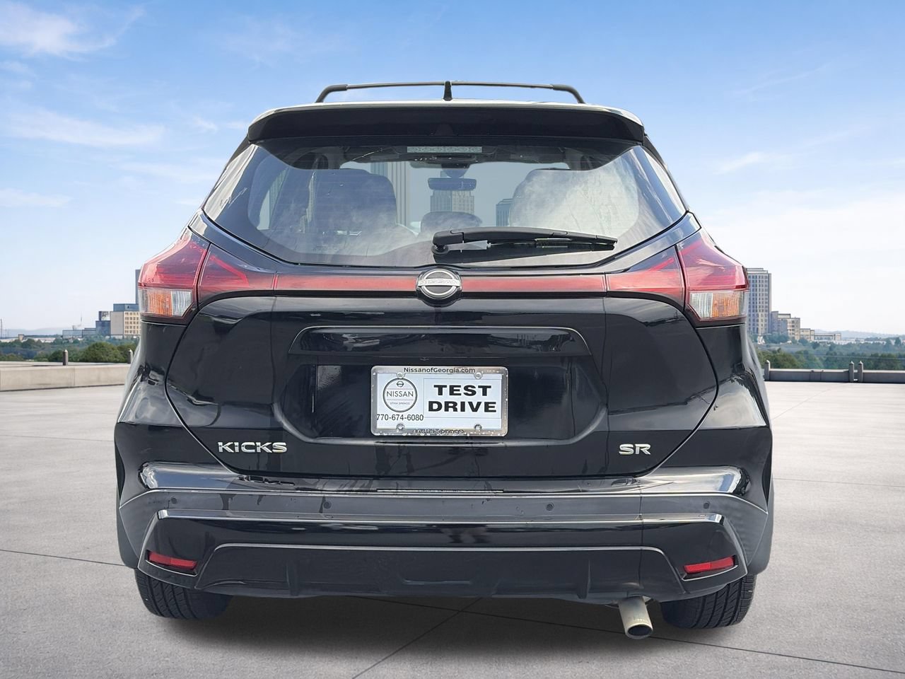 Used 2022 Nissan Kicks SR w/ Interior Electronics Package FWD image 4