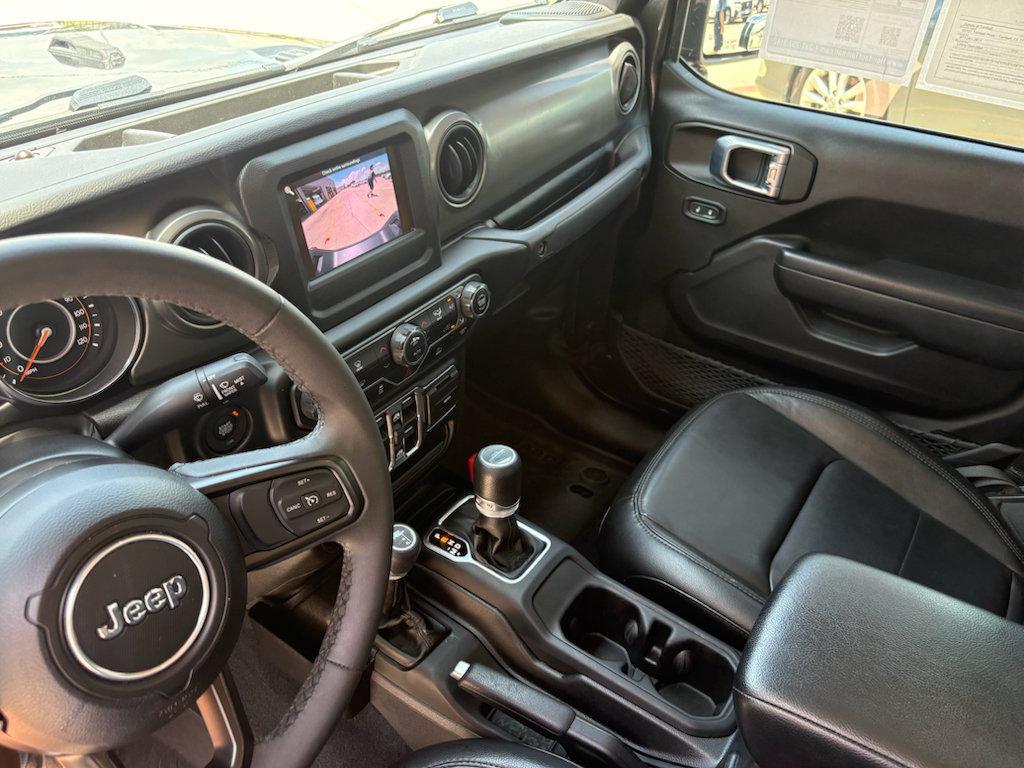 Used 2023 Jeep Gladiator Sport AWD/4WD image 17