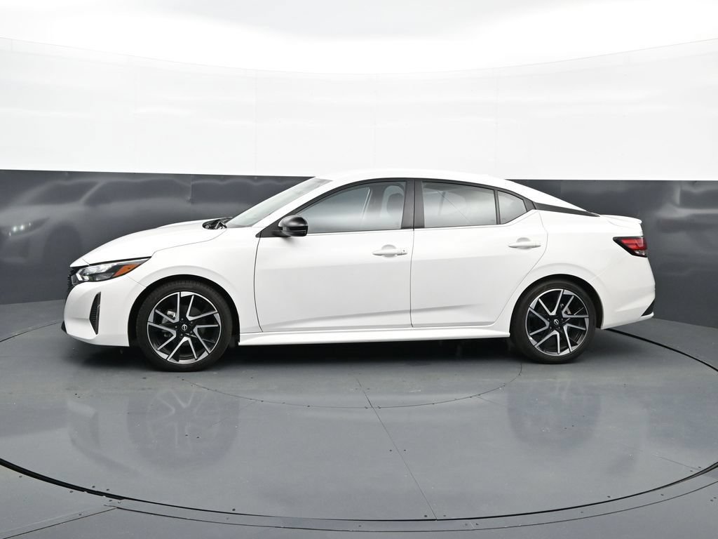 Used 2025 Nissan Sentra SR FWD image 11