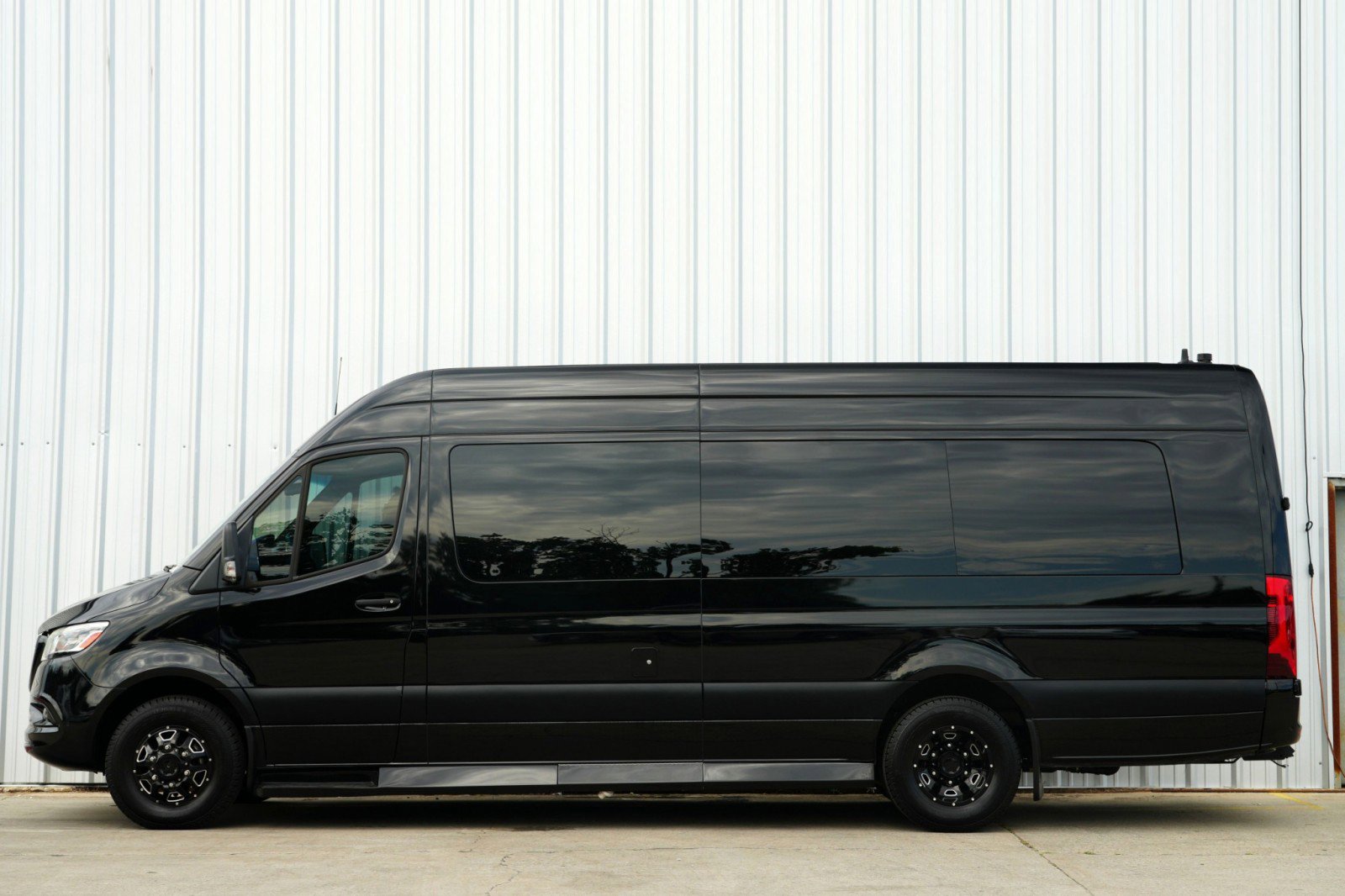 Used 2023 Mercedes-Benz Sprinter 3500 image 94