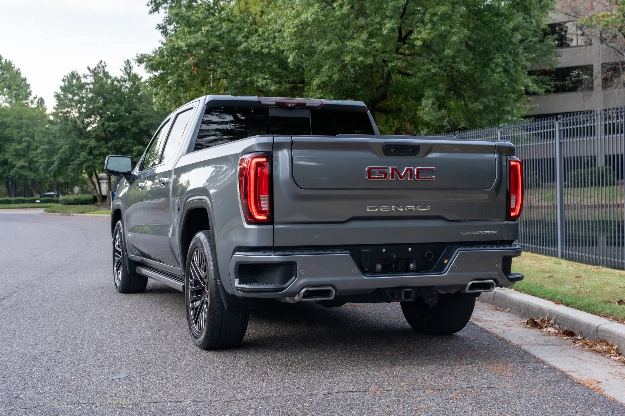 Used 2020 GMC Sierra 1500 Denali w/ Denali Ultimate Package AWD/4WD image 7