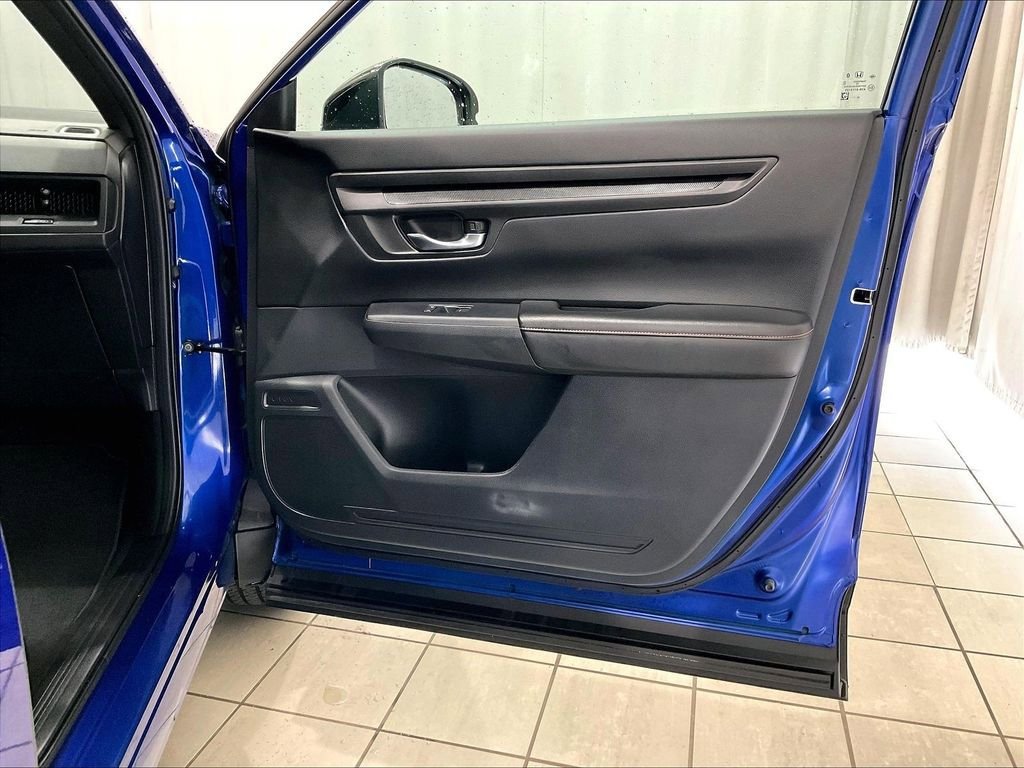 Used 2025 Honda CR-V Sport image 12
