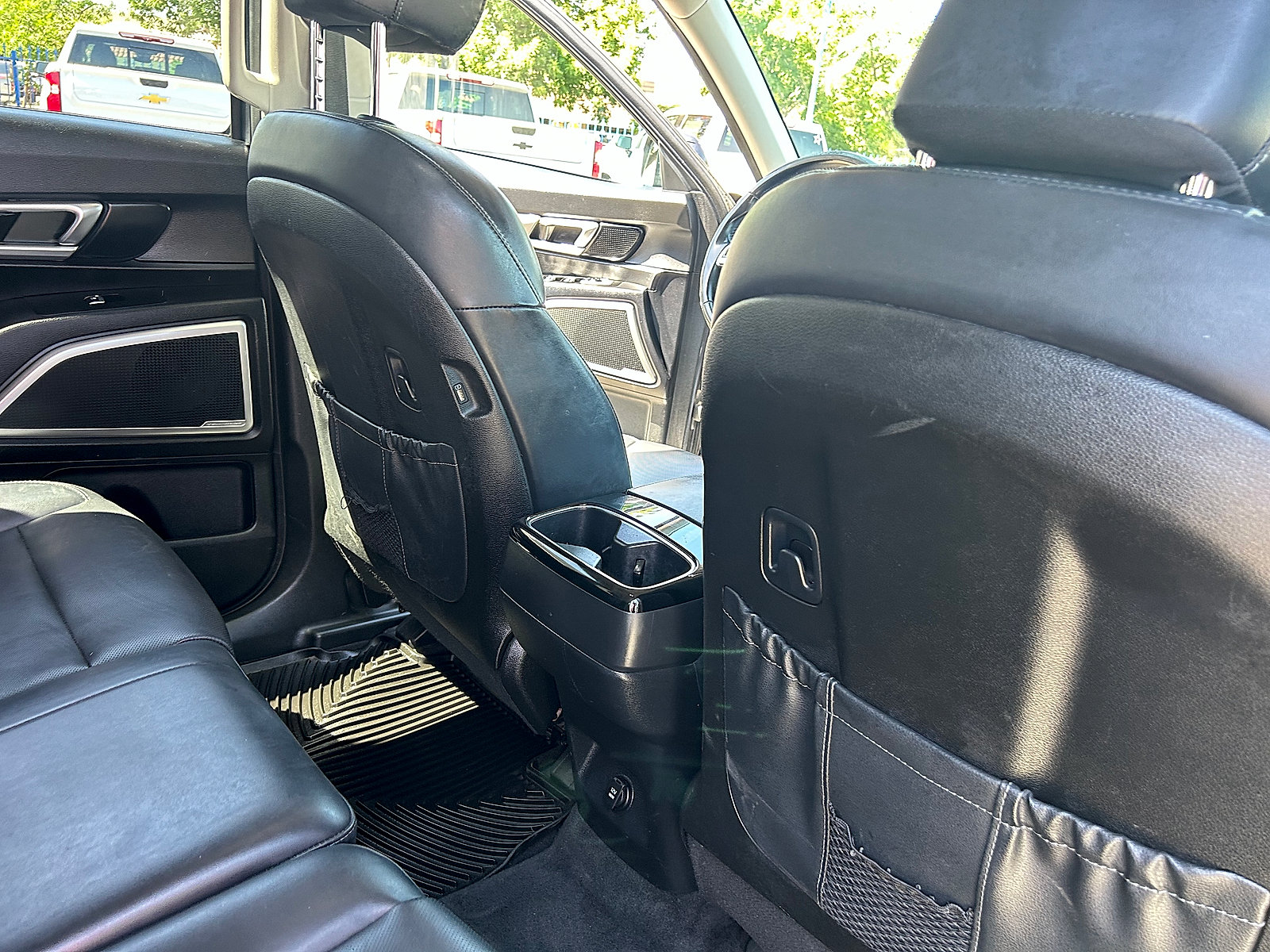 Used 2020 Kia Telluride S w/ S 8 Passenger Seating Package FWD image 31